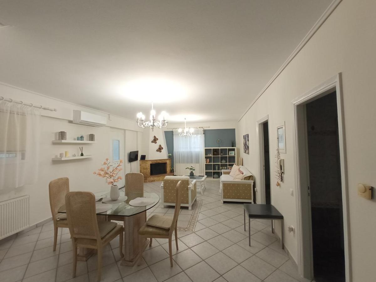 Flat With Garden Near Sea, Port And Airport Lejlighed Artemida  Eksteriør billede